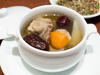 ９月　広東料理　紅棗燉猪肉　もち豚のスペアリブとナツメ入り薬膳蒸しスープ