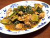 ７月　広東料理　涼瓜炆鶏塊　国産鶏とゴーヤの豆豉（トウチィ）煮込み